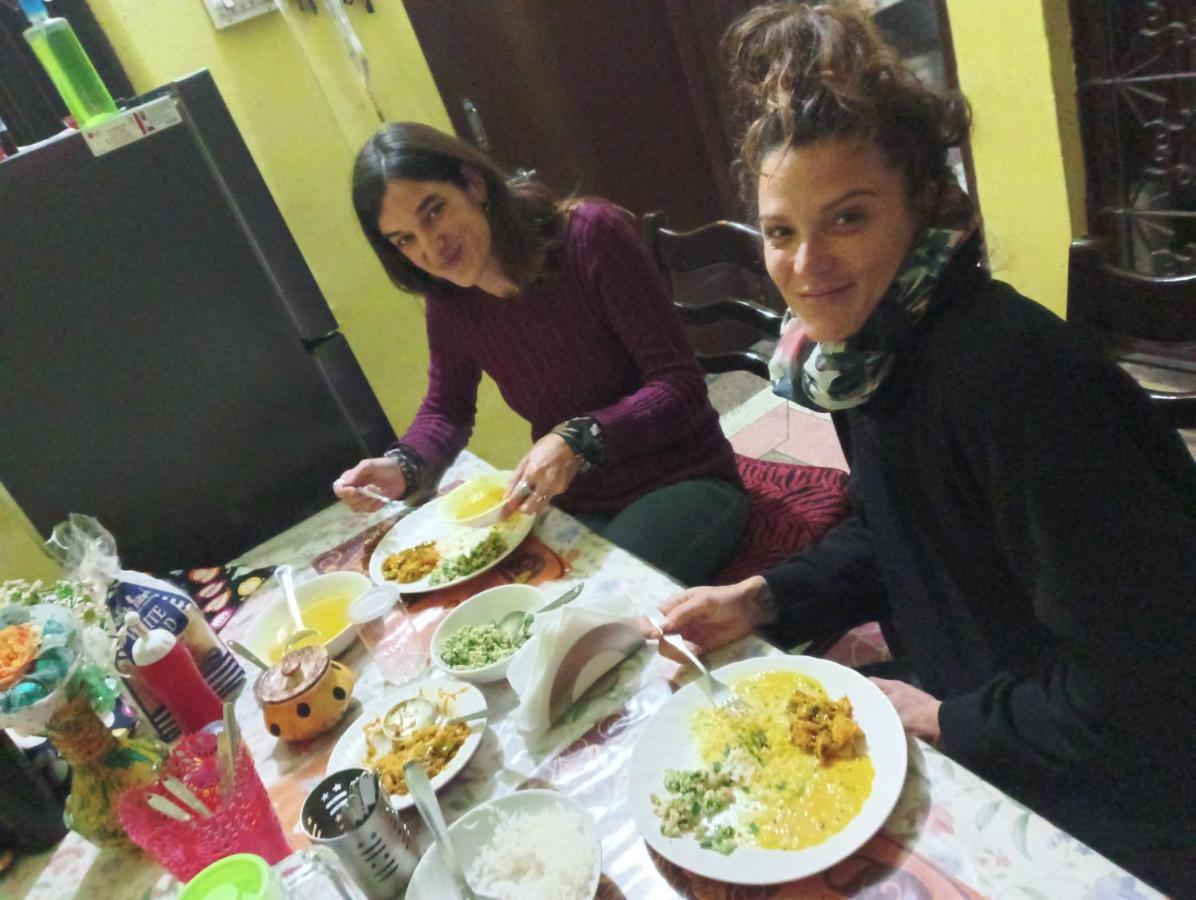 Nadya Homestay For Female & Family Jaipur Eksteriør billede