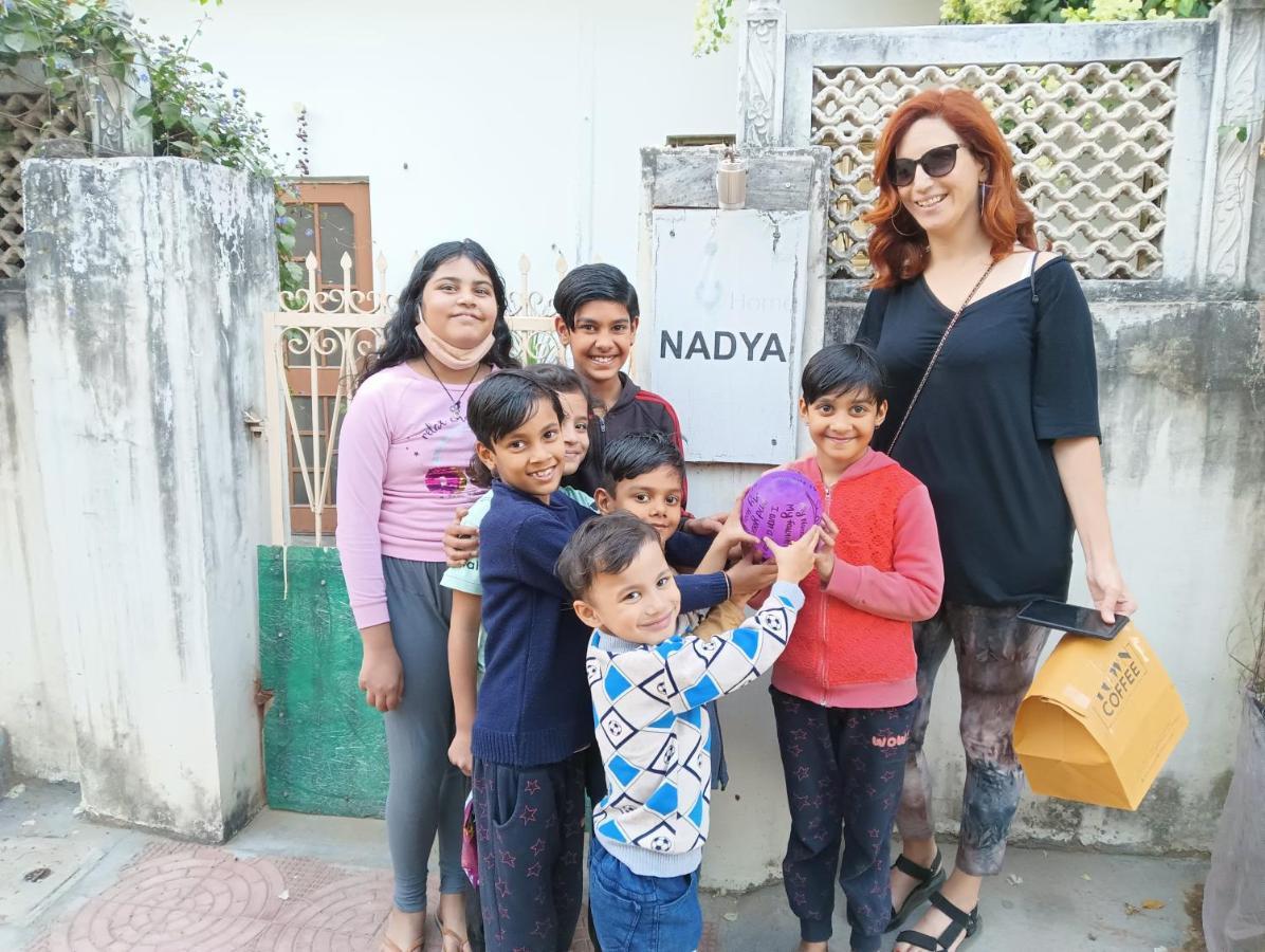 Nadya Homestay For Female & Family Jaipur Eksteriør billede