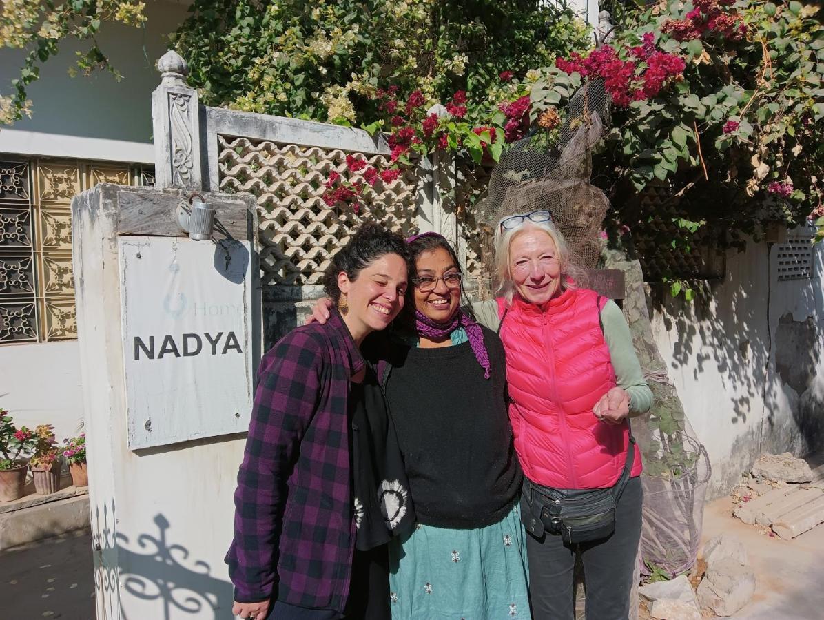 Nadya Homestay For Female & Family Jaipur Eksteriør billede