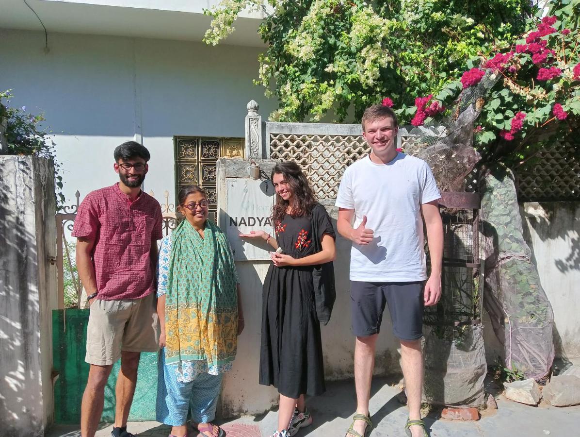 Nadya Homestay For Female & Family Jaipur Eksteriør billede