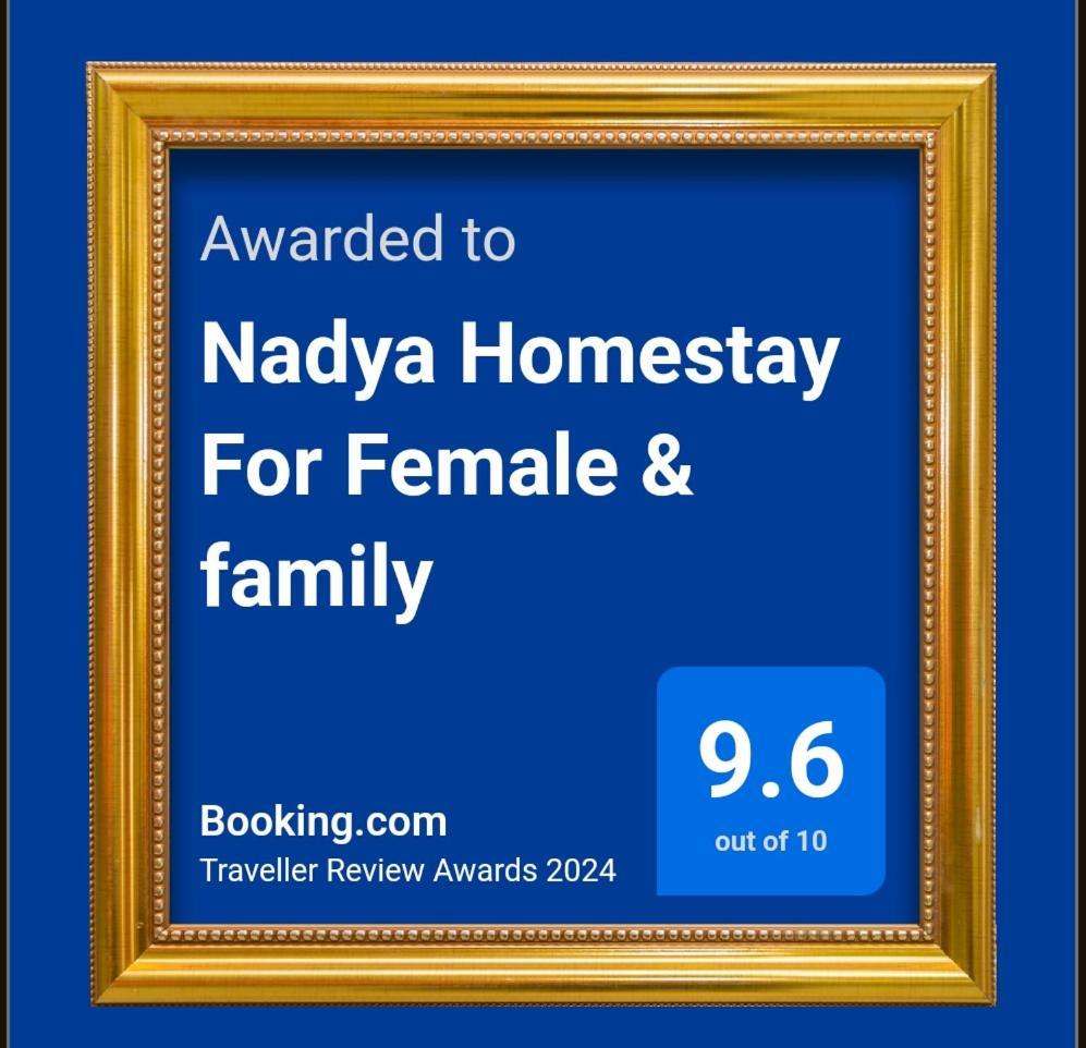 Nadya Homestay For Female & Family Jaipur Eksteriør billede