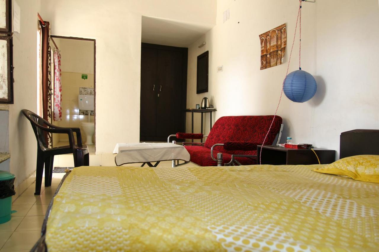 Nadya Homestay For Female & Family Jaipur Eksteriør billede