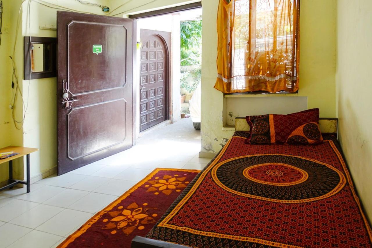 Nadya Homestay For Female & Family Jaipur Eksteriør billede