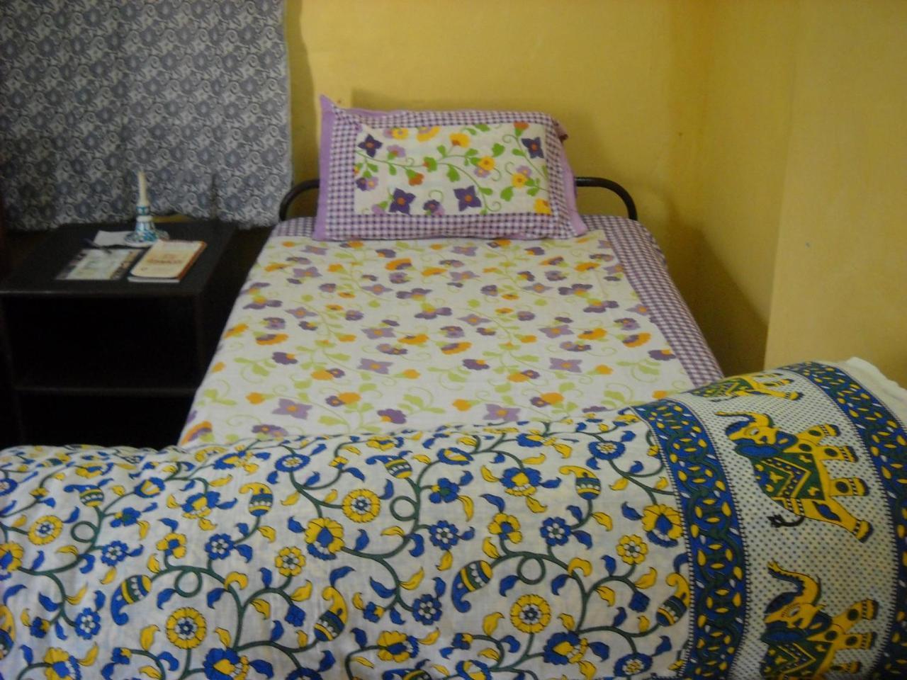 Nadya Homestay For Female & Family Jaipur Eksteriør billede