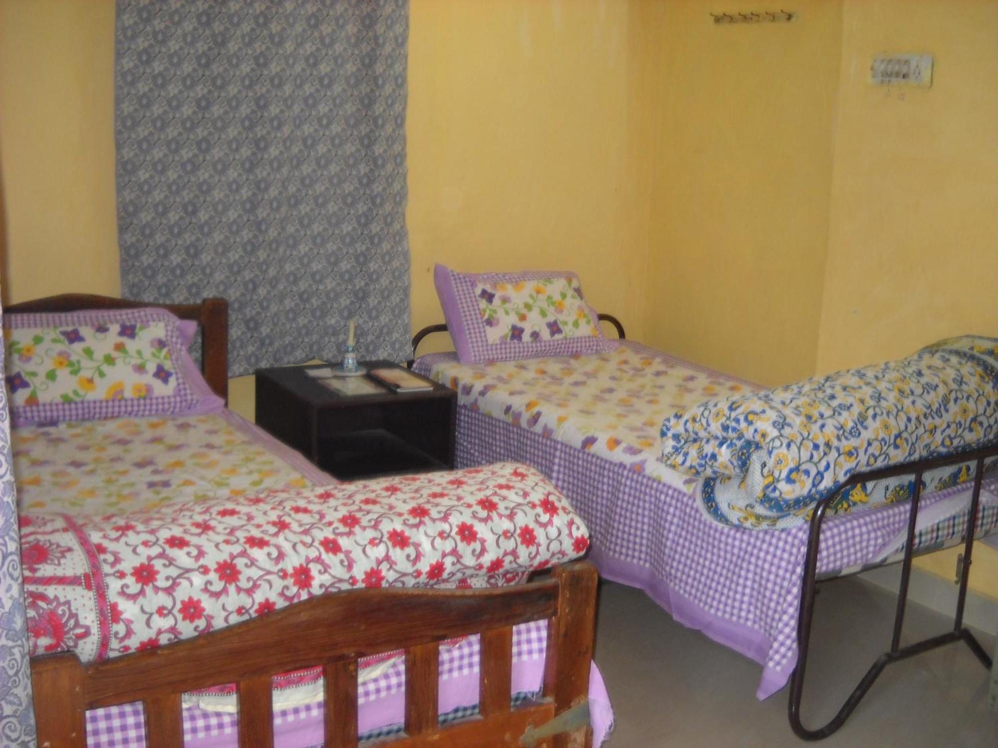 Nadya Homestay For Female & Family Jaipur Eksteriør billede