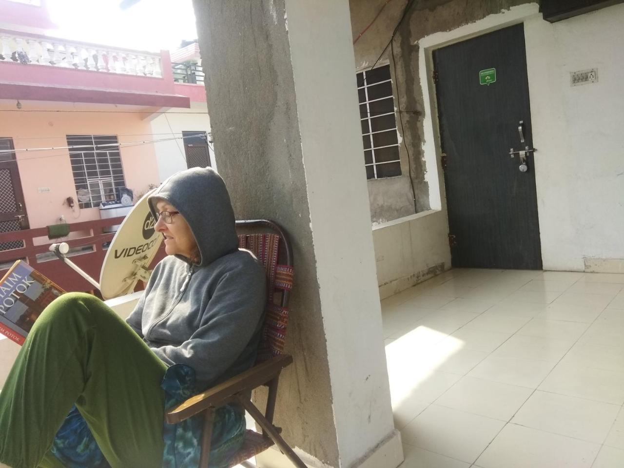 Nadya Homestay For Female & Family Jaipur Eksteriør billede