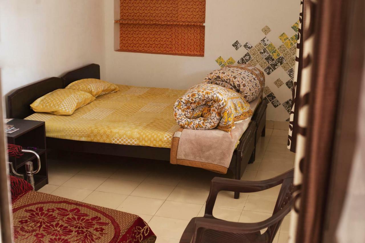 Nadya Homestay For Female & Family Jaipur Eksteriør billede