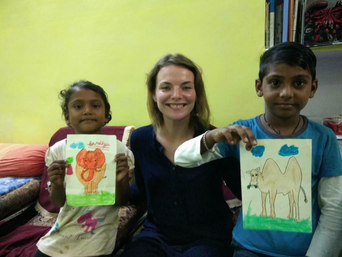 Nadya Homestay For Female & Family Jaipur Eksteriør billede