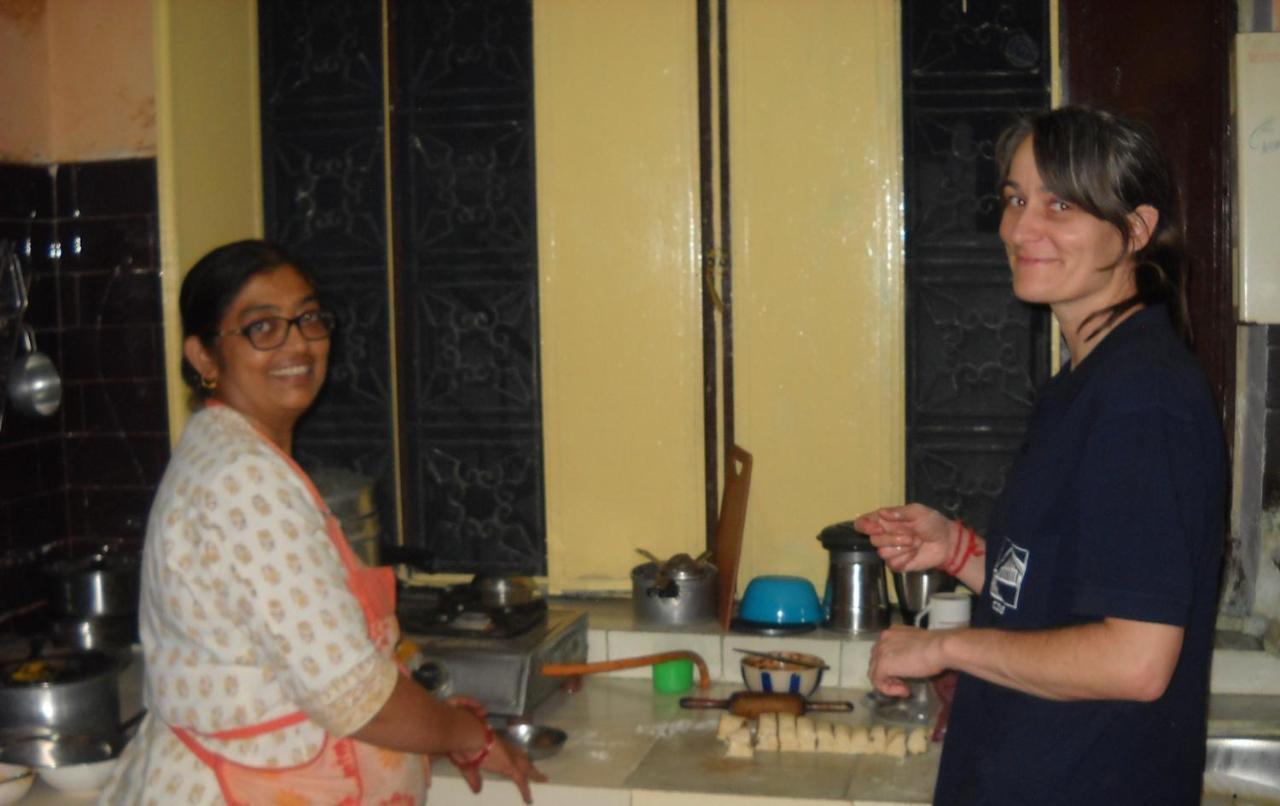 Nadya Homestay For Female & Family Jaipur Eksteriør billede