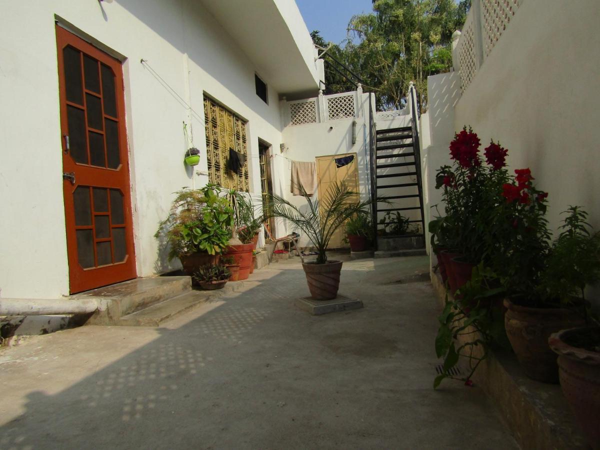 Nadya Homestay For Female & Family Jaipur Eksteriør billede